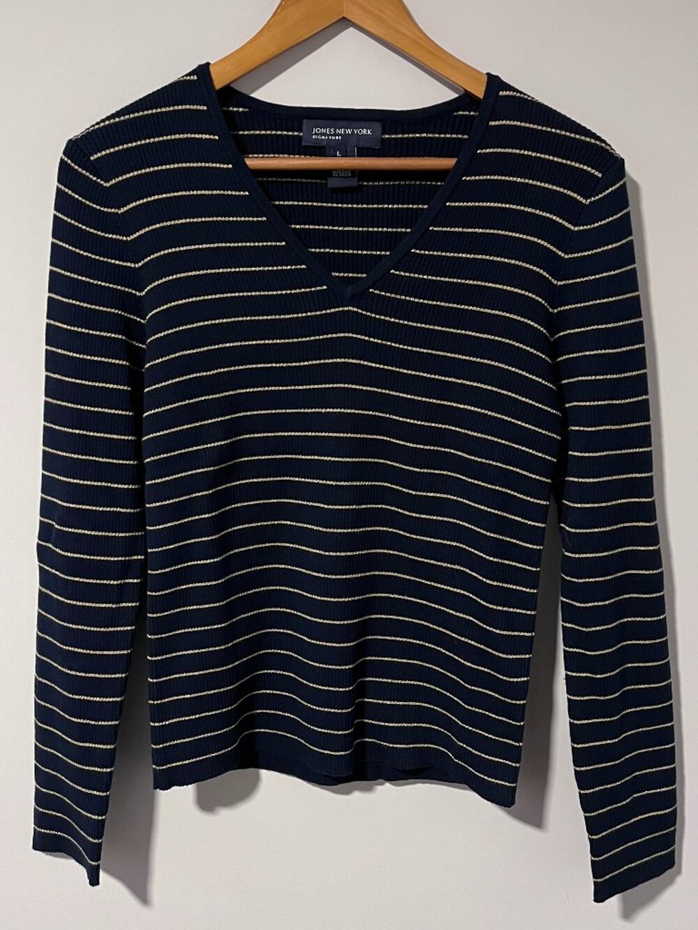 Jones New York Signature Womens Large Navy Gold Striped V-Neck Fitted Sweater